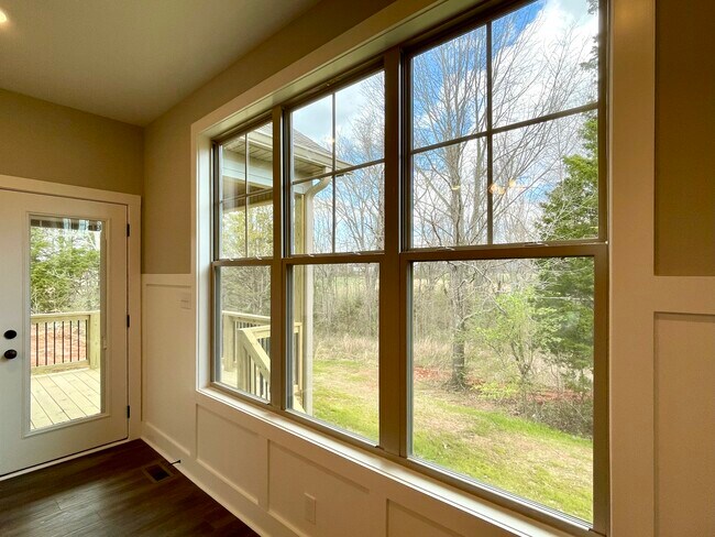 Building Photo - 141 Cottage Ln