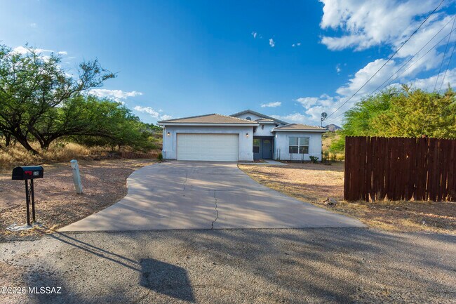 Building Photo - 392 Falcon Ct