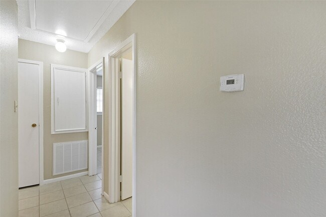 Building Photo - 4512 Avenue L