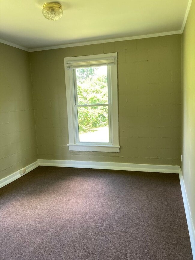 Building Photo - 816 Fowlers Ln