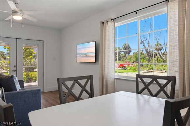 Building Photo - 1046 Periwinkle Way