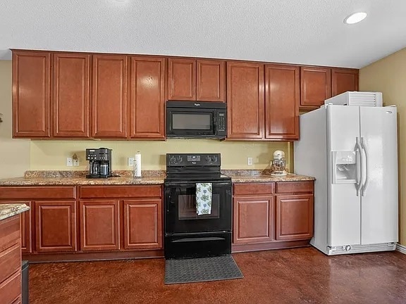 Building Photo - Comfy 4-Bed Midland Home with all appliances, backyard, attached garage, 6 min to grocery store