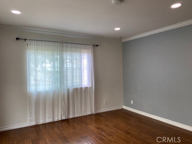 Building Photo - 2607 Vanderbilt Ln