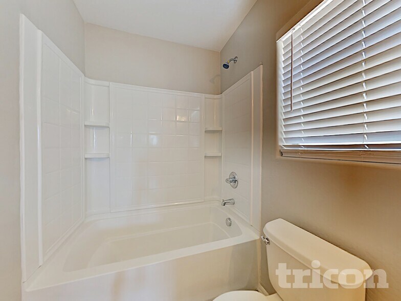 Building Photo - 4912 N 109th Ave