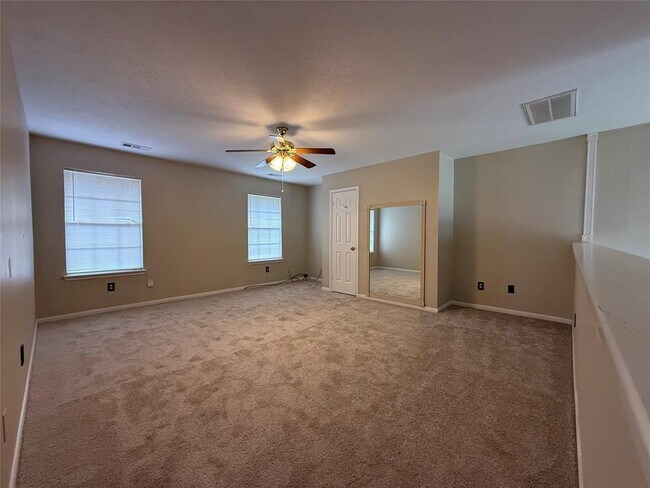Building Photo - 4614 Russett Pl S