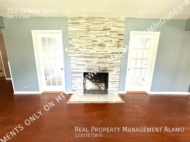 Building Photo - **APPLICATION RECEIED** *MOVE IN SPECIAL!*...