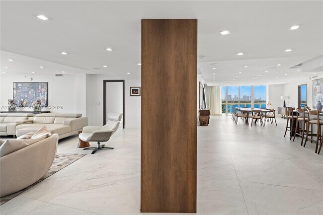 Building Photo - 450 Alton Rd