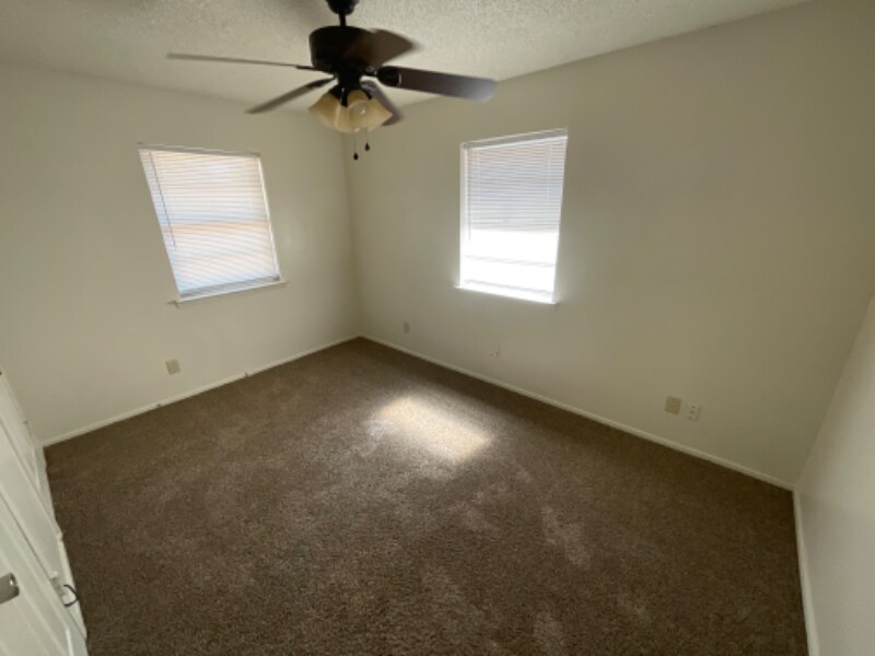 Building Photo - 4715 Catalina Dr