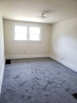 Building Photo - 304 Perrin Ave