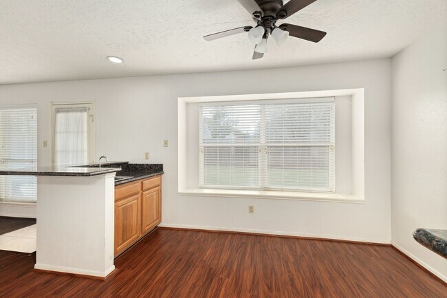 Building Photo - 3118 Kempwood Dr