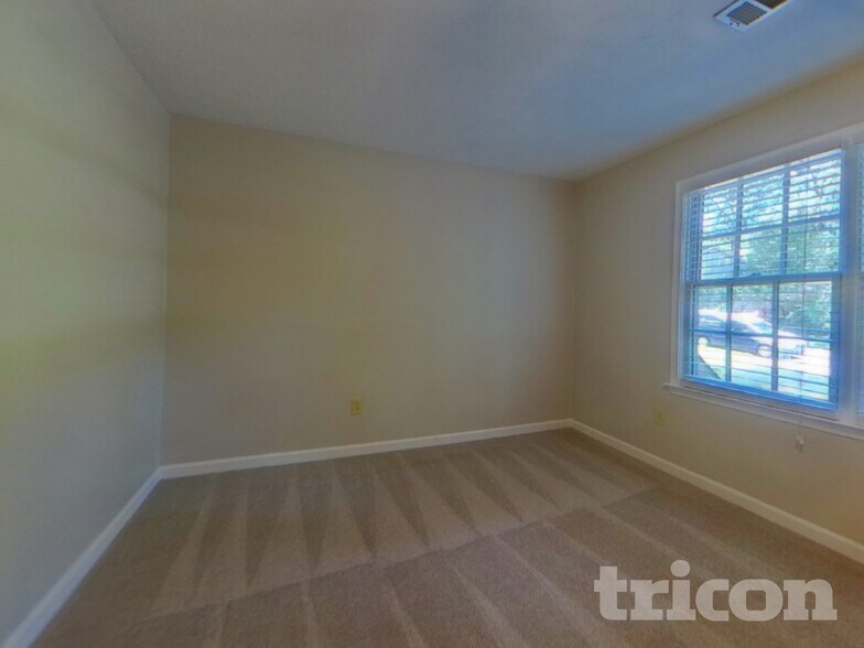 Building Photo - 325 Ridge Ct