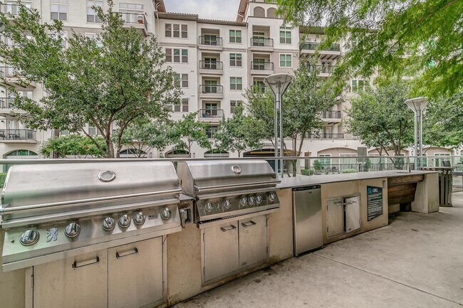 Building Photo - 101 Bowen St