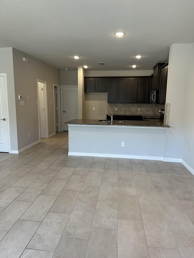 Building Photo - 3429 Cricket Dr