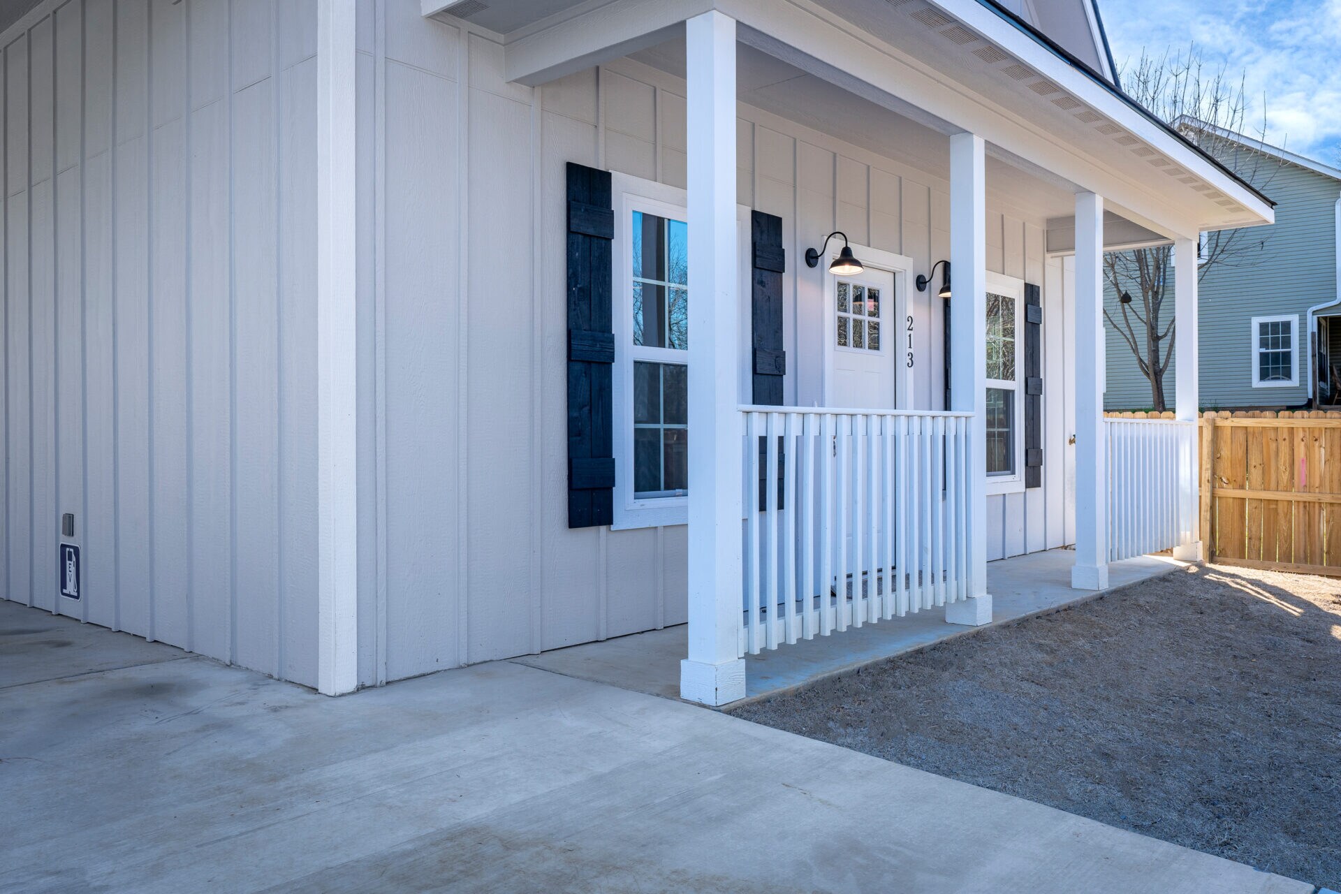 Building Photo - 213 Lomond Ave