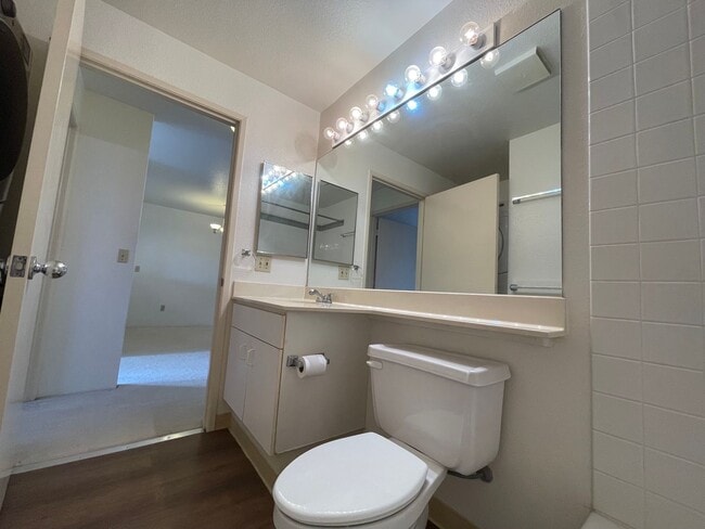 Building Photo - Parkglen at Waikele upstairs corner/end unit