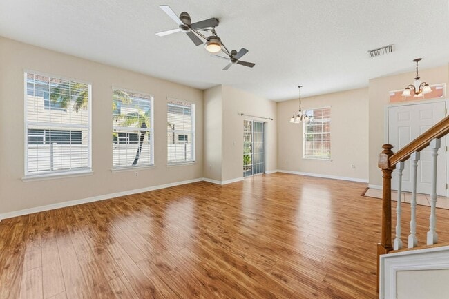 Building Photo - 595 52nd Ave N