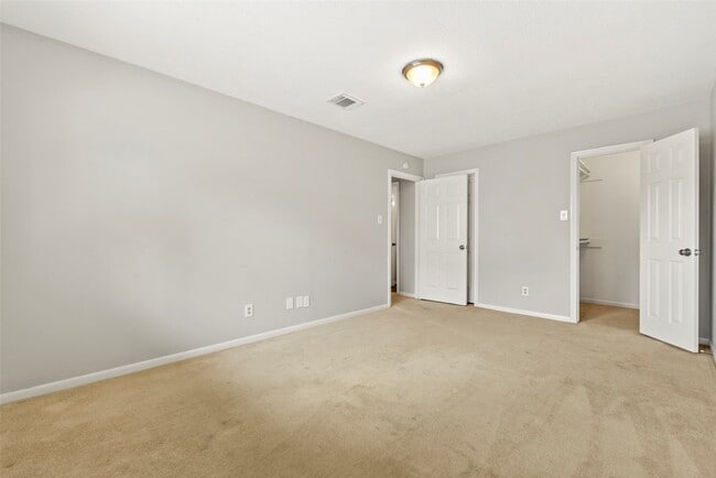 Building Photo - 15014 Lantern Creek Ln
