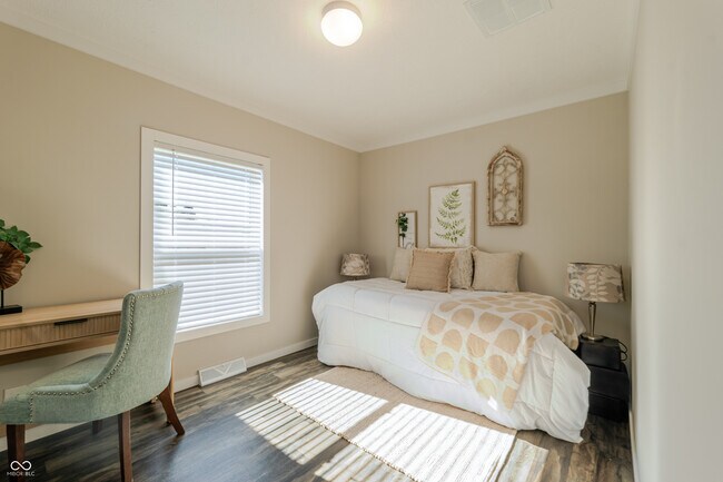 Building Photo - 340 S Walnut St