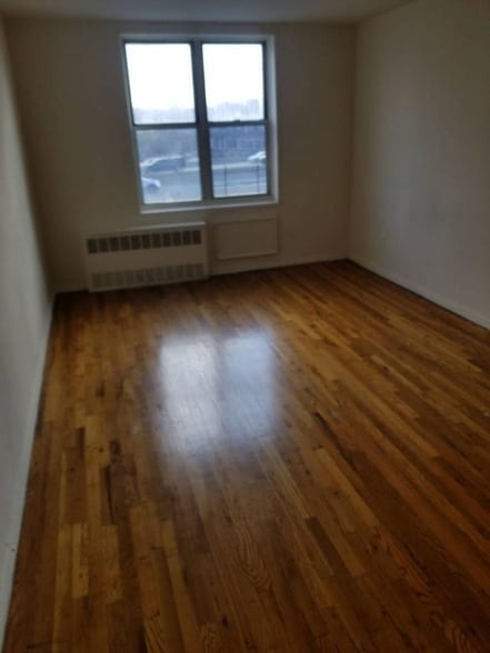 Building Photo - 94-30 59th Ave