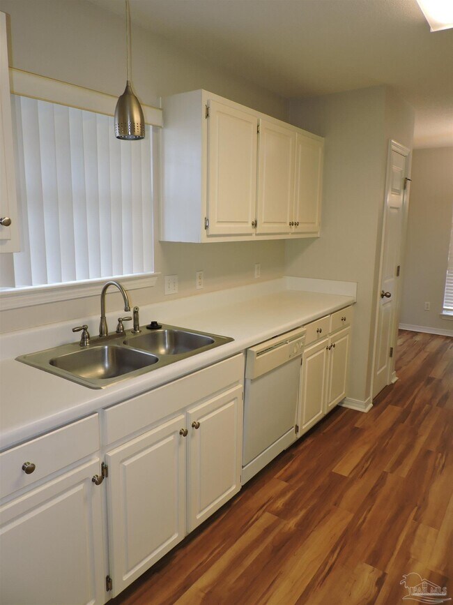 Building Photo - 1449 Greystone Dr