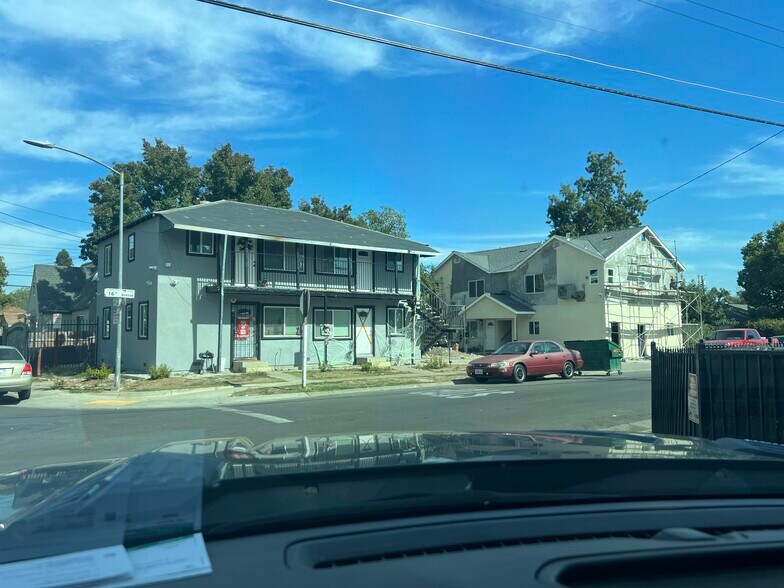 Building Photo - 4701 16th Ave