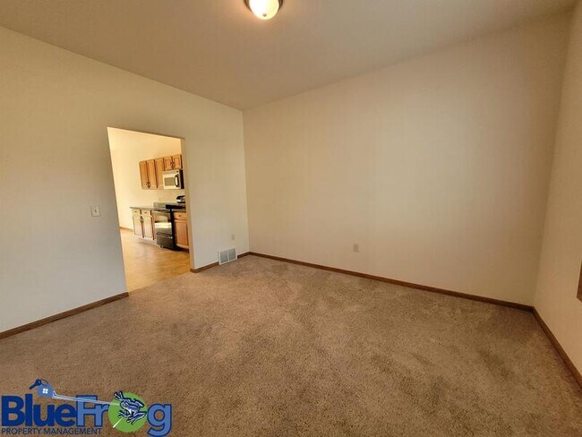 Building Photo - 2410-2410 Wisconsin St