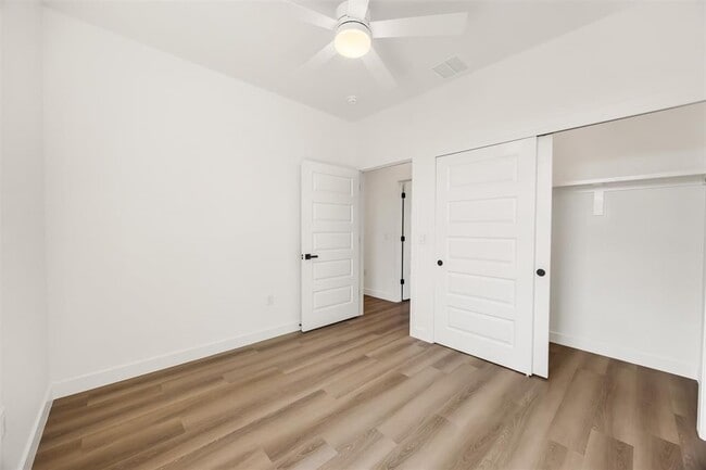 Building Photo - 260 Amaranta Ln