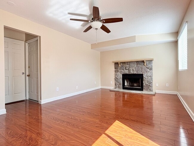 Building Photo - Awesome Salt Lake Home Near Airport!
