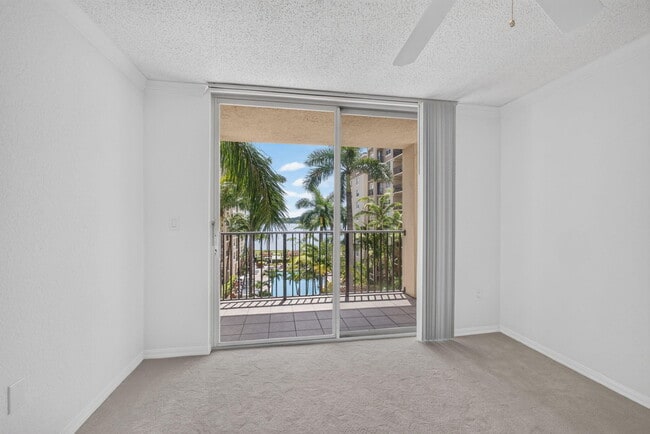Building Photo - 1801 N Flagler Dr