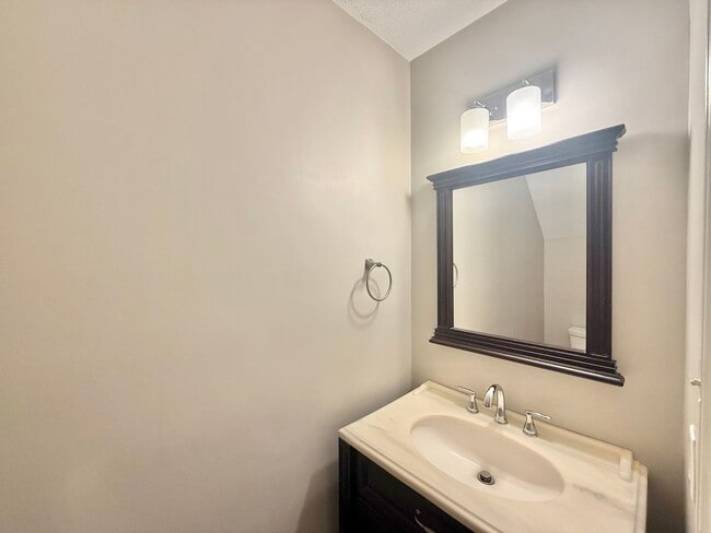 Building Photo - 6523 Hearthstone Dr