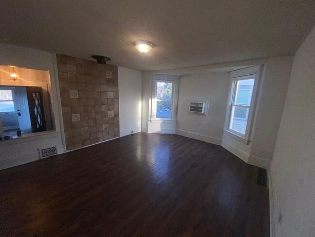 Building Photo - 937 Grove Ave