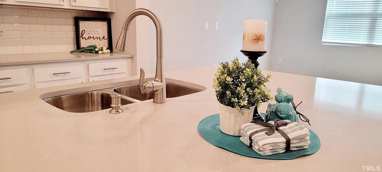 Building Photo - 304 Hazy Hills Ln