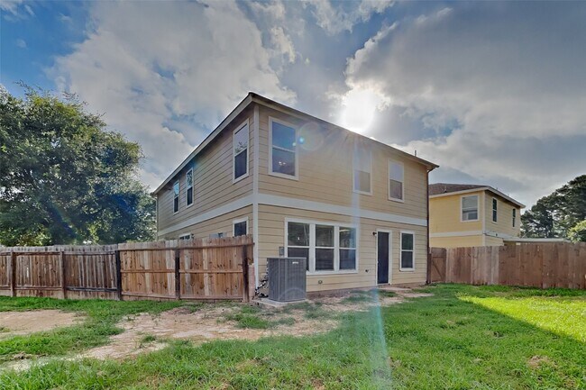 Building Photo - 6439 Lily Hollow Ct