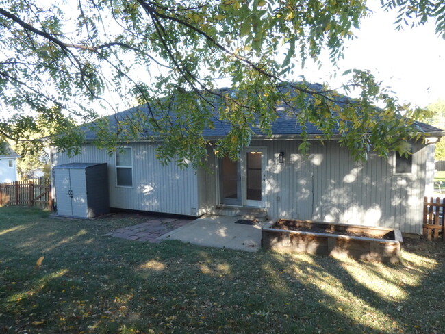 Building Photo - Gorgeous Home in Park Hill School District