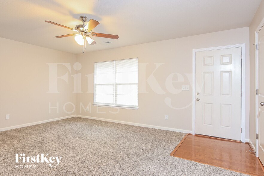 Building Photo - 358 Randolph Dr