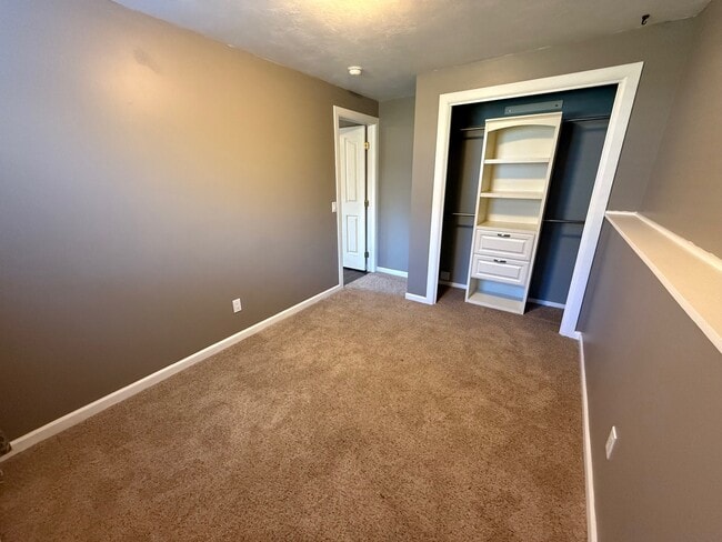 Building Photo - 503 N Yellowstone Ave