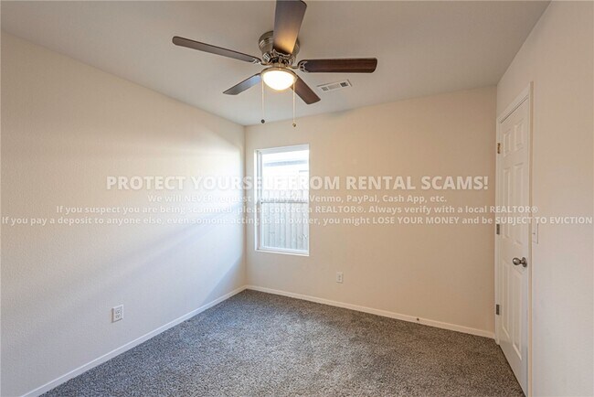 Building Photo - 916 E Bunting St