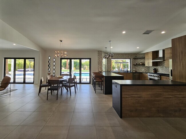 Building Photo - 72278 Barbara Dr