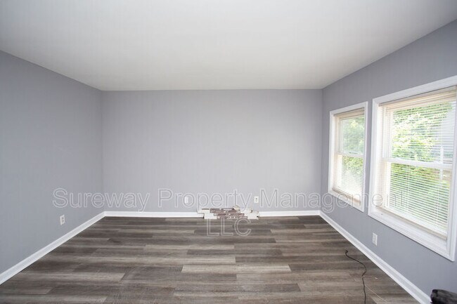 Building Photo - 200 Cooper St