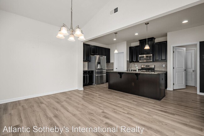 Building Photo - 4 br, 2.5 bath House - 359 Spring Hill Place