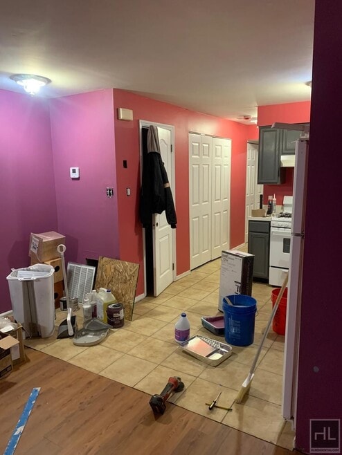 Building Photo - 165 Sharrotts Rd