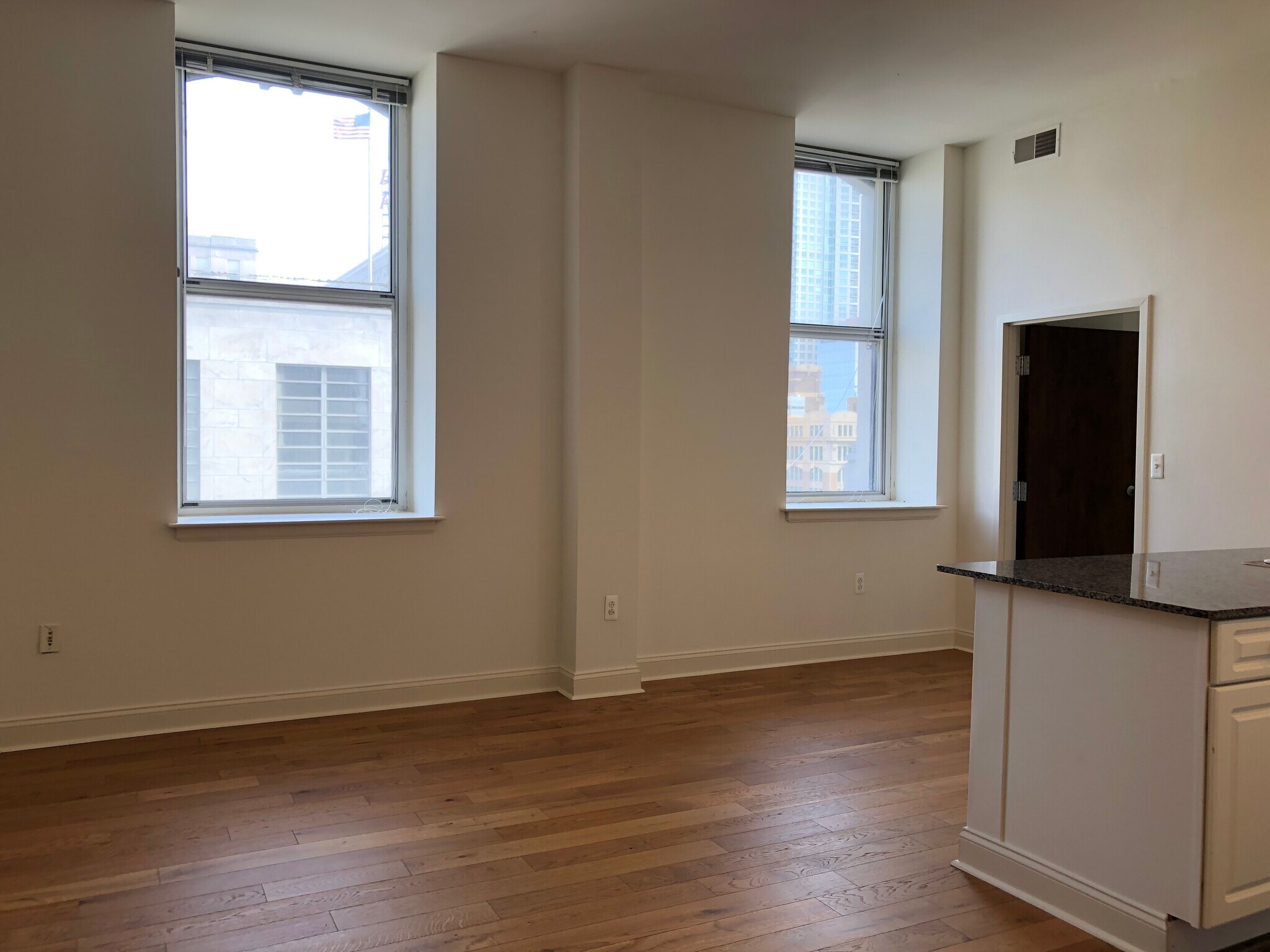 Building Photo - 1001 Chestnut St