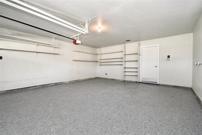 Building Photo - 1504 Holly Cir
