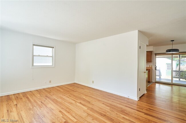Building Photo - 1056 Endicott Dr