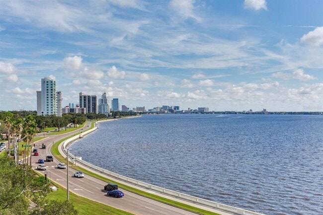 Building Photo - 2912 W Santiago St