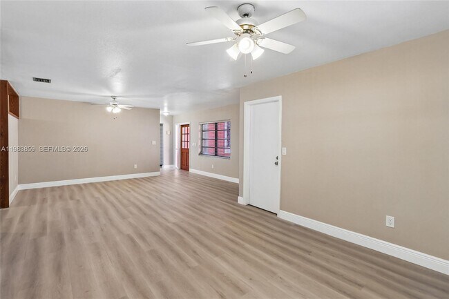 Building Photo - 1315 Egret Rd