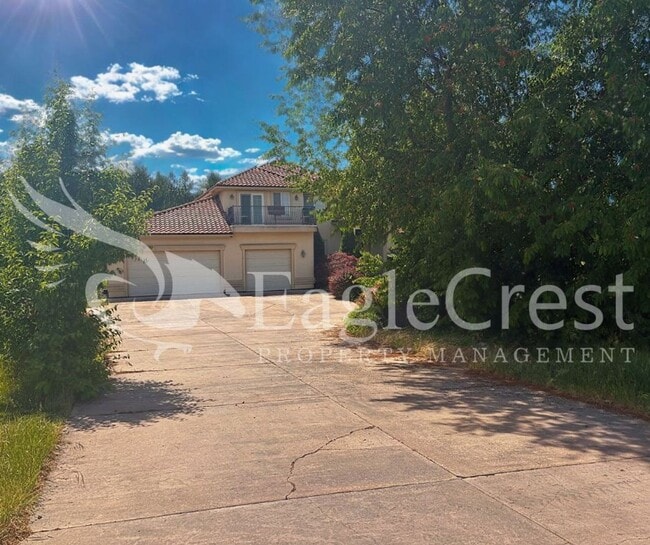 Building Photo - 44 Vinehill Dr
