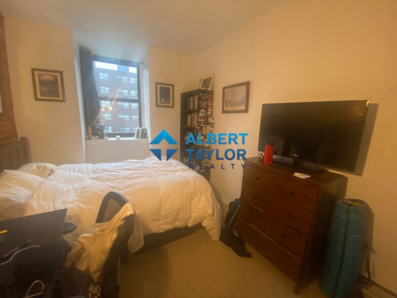 Building Photo - 750 Tremont St