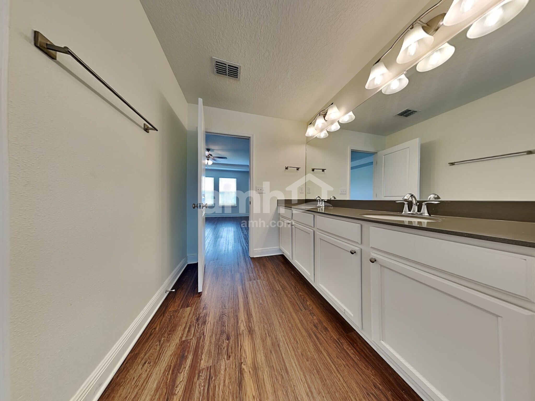 Building Photo - 20324 Calla Lily Dr