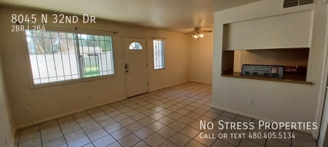 Building Photo - 2 Bed Town Home at 35th Ave and Northern!